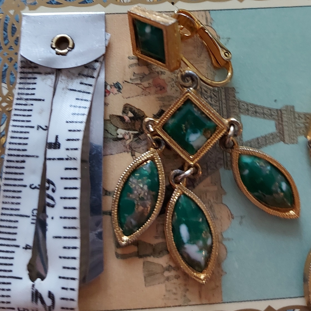 Vintage Gold-Tone Earrings with Deep Green Glass Stones - Picture 3 of 6
